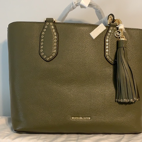 🌺MICHAEL KORS BROOKLYN LEATHER SATCHEL 🌺 - Picture 8 of 10